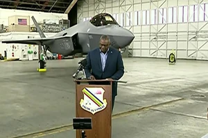 Bộ trưởng Quốc phòng Austin phát biểu trong chuyến thăm căn cứ quân sự Fort Wainwright ở Alaska vào ngày 24-7.