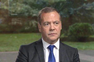 Cựu Tổng thống Nga Dmitry Medvedev trong cuộc phỏng vấn với đài RT hôm 28-9.