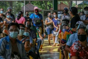 Hiện chỉ mới hơn 25% dân số trên 18 tuổi ở Philippines đã được tiêm đủ hai liều vaccine ngừa COVID-19.