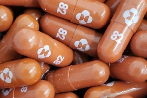 WHO đang muốn tăng cường nguồn cung thuốc điều trị với mức giá thấp sau khi họ thất bại trong cuộc đua về nguồn cung vaccine với các nước giàu.