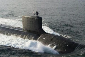 Tàu ngầm chạy bằng năng lượng hạt nhân USS Connecticut (SSN-22) của Mỹ.
