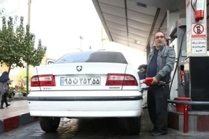 Một cuộc tấn công mạng đã làm gián đoạn hoạt động bán xăng của Iran hôm 26-10.