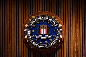 Giám đốc FBI đã kêu gọi các công ty Mỹ xây dựng quan hệ chặt chẽ hơn với cơ quan này để chống lại nỗ lực của “gián điệp” Trung Quốc.