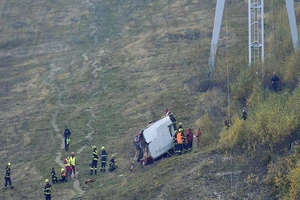 Một người đàn ông đã thiệt mạng sau khi chiếc cabin cáp treo chở anh ta bị gãy và rơi xuống đất ở Cộng hòa Czech.