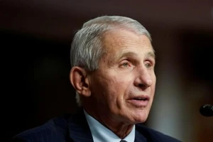 Chuyên gia hàng đầu về bệnh truyền nhiễm ở Mỹ, Tiến sĩ Anthony Fauci phát biểu tại Washington hôm 4-11. 