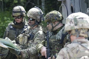 Estonia tuyên bố sẵn sàng đón nhận 5.000 binh sĩ NATO đến triển khai ở nước này tại một căn cứ quân sự gần biên giới Nga.