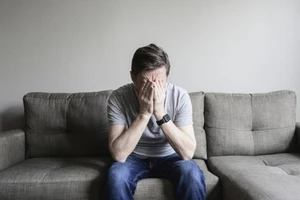 Nghiên cứu mới cho thấy những người nhiễm COVID-19 nhẹ vẫn bị ảnh hưởng đến trí nhớ và khả năng chú ý sau khi khỏi bệnh. 