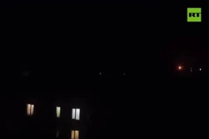 Hai quốc gia cộng hòa tự xưng Donetsk và Lugansk tiếp tục hứng chịu nhiều đợt pháo kích dữ dội.