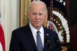 Tổng thống Mỹ Joe Biden có cuộc trả lời phỏng vấn với một nhóm các nhà báo ở Nhà Trắng, ngày 28-2. 