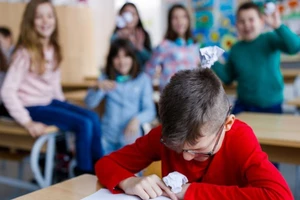 Tình trạng trẻ em người gốc Nga bị bắt nạt ở trường học đang là vấn nạn khiến nhiều phụ huynh lo lắng.