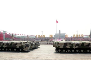 Hệ thống tên lửa đạn đạo xuyên lục địa của Trung Quốc trong cuộc duyệt binh ở Bắc Kinh, ngày 1-10-2019.