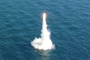 Một tên lửa đạn đạo phóng từ tàu ngầm (SLBM) Dosan Ahn Chang-ho của Hàn Quốc, ngày 15-9-2021.