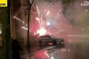 Biểu tình nổ ra tại TP Paris và Lyon để phản đối việc Tổng thống Emmanuel Macron giành chiến thắng trong cuộc bầu cử hôm 24-4.