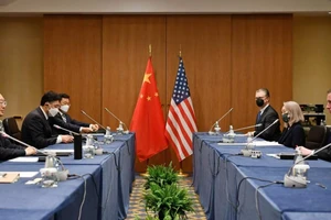 Cố vấn An ninh Quốc gia Mỹ - ông Jake Sullivan (phải) có cuộc hội đàm với Chủ nhiệm Văn phòng Ủy ban Công tác Ngoại sự Trung ương đảng Cộng sản Trung Quốc - ông Dương Khiết Trì (trái) tại Luxembourg vào ngày 13-6. 