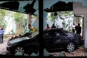 Một phần tư dinh của Thủ tướng Ranil Wickremesinghe bị người biểu tình phá hoại vào ngày 10-7.