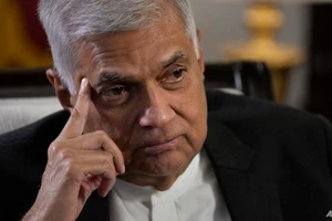 Thủ tướng Sri Lanka - ông Ranil Wickremesinghe trong cuộc phỏng vấn với hãng tin AP ở thủ đô Colombo, ngày 11-6.