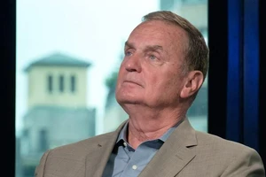 Cựu cố vấn an ninh quốc gia Mỹ James L. Jones từng chuyển sang làm cố vấn quân sự cho Saudi Arabia vào năm 2016.