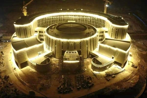 Tòa nhà quốc hội mới của chính phủ Zimbabwe ở Mt. Hampden.