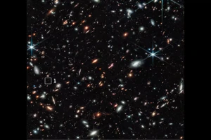 Cận cảnh thiên hà lâu đời nhất được tìm thấy cho đến nay GLASS-z12 do kính thiên văn JWST chụp được.