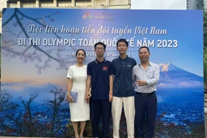 Một gia đình có 2 con đoạt 2 huy chương vàng Olympic Toán quốc tế trong 4 năm 