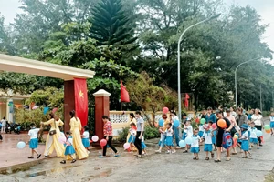 Lễ khai giảng tại đảo tiền tiêu Bạch Long Vĩ