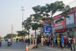 Tài xế ô tô rời khỏi hiện trường sau va chạm khiến 1 người tử vong