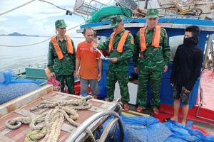 Biên phòng Quảng Ninh bắt 7 tàu cá đánh bắt thuỷ sản trái phép