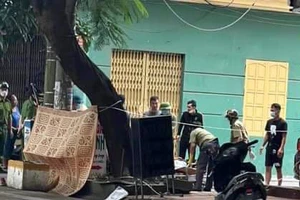 Nhân viên quán karaoke đánh khách, 3 người thương vong