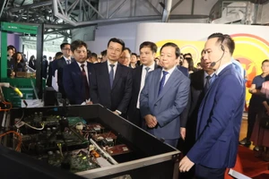 Bộ trưởng Nguyễn Mạnh Hùng: Không Make in Viet Nam thì chúng ta không thể đi ra thế giới