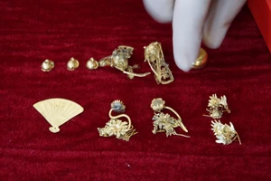 Chiêm ngưỡng 21 hiện vật bằng vàng cung tiến nữ tướng Lê Chân 