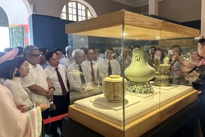 Chiêm ngưỡng bảo vật quốc gia được trưng bày tại Bảo tàng Hải Phòng