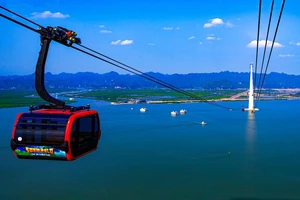 Cáp treo vượt biển đi Cát Bà giảm giá vé 50% từ hôm nay