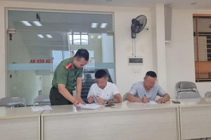 Vụ sơn hình cờ Tổ quốc lên tường nhà ở Quảng Ninh: Công an làm việc với người đăng bài trên Facebook