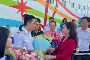 Quảng Ninh đón hơn 1.100 du khách Trung Quốc trên tuyến du lịch biển Bắc Hải - Hạ Long 