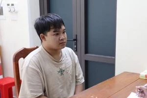 Nam thanh niên không chấp hành kiểm tra nồng độ cồn, tông xe vào CSGT