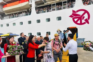 Quảng Ninh lần đầu tiên đón du khách Nhật Bản tham quan bằng đường tàu biển
