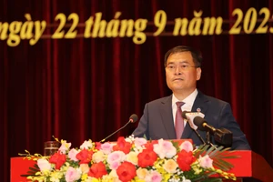 Ông Bùi Văn Khắng được bầu giữ chức vụ Chủ tịch UBND tỉnh Quảng Ninh