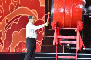 Chủ tịch Quốc hội khởi trống khai hội Lễ hội mùa Thu Côn Sơn – Kiếp Bạc năm 2025