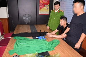 Hải Phòng: Bắt thanh niên người Trung Quốc đập phá kính ô tô trộm cắp tài sản