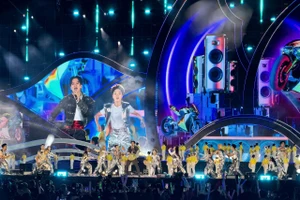 Carnaval Hạ Long 2026: Đêm hội ánh sáng rực rỡ bên bờ vịnh di sản