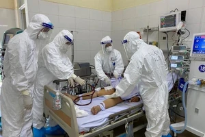Cả nước có 6 ca phải can thiệp tim phổi nhân tạo do COVID-19