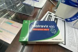 Bộ Y tế: Chấn chỉnh tình trạng bán thuốc trị COVID-19 không theo đơn ở TP.HCM