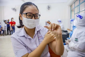 Hiệu quả bảo vệ của vaccine COVID-19 giảm dần 