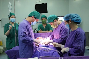 Hiếm gặp: Bé gái 12 tuổi mắc căn bệnh thường chỉ gặp ở người trên 20 tuổi 