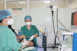 Loét dạ dày do tự ý dùng thuốc giảm đau xương khớp 