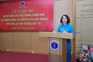 Tân Thứ trưởng Bộ Y tế nhận quyết định bổ nhiệm 