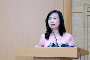 Quyền Bộ trưởng Bộ Y tế: Nguy cơ dịch chồng dịch là hiện hữu!