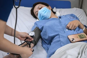 Bộ Y tế: Ho, sốt, đau đầu không tự ý xét nghiệm và mua thuốc điều trị tại nhà 