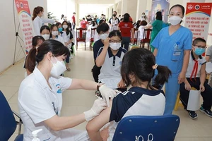 Vĩnh Phúc: Đi từng ngõ, gõ từng nhà, rà từng đối tượng để tiêm vaccine COVID-19