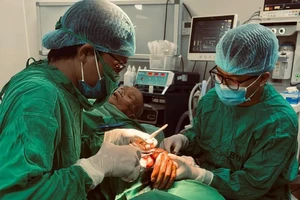 Hi hữu: Cụ ông 107 tuổi bị ung thư da 